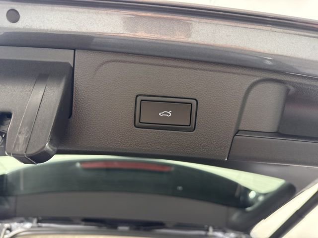 Used 2025 Volkswagen Atlas SE image 22