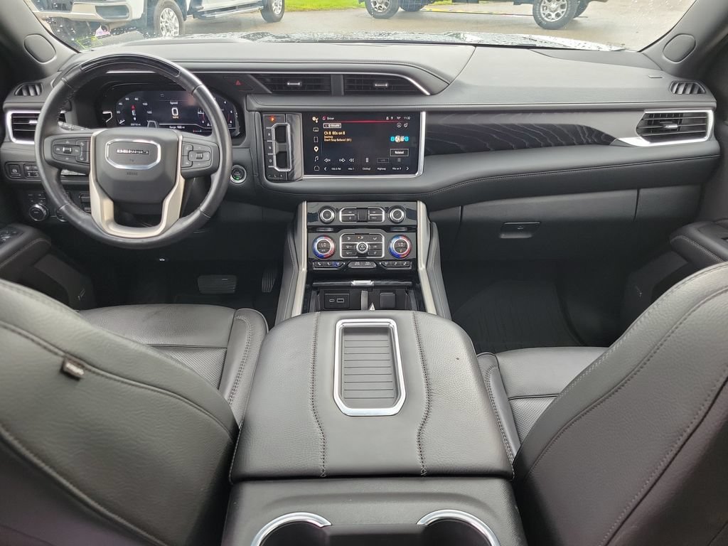 Used 2024 GMC Yukon Denali w/ Advanced Technology Package AWD/4WD image 12