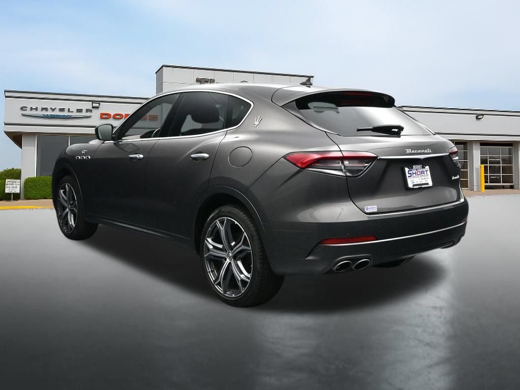 Used 2023 Maserati Levante GT AWD/4WD image 3