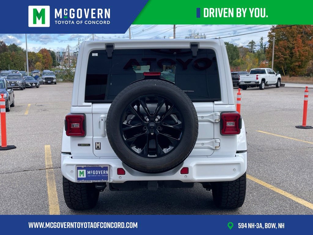 Used 2021 Jeep Wrangler Unlimited Sahara AWD/4WD image 4