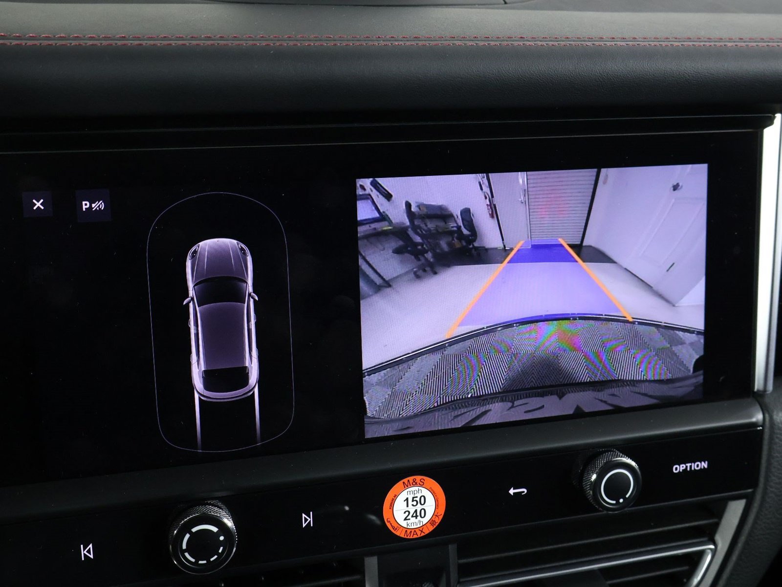 Certified 2023 Porsche Macan AWD/4WD image 17