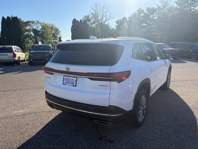 Used 2025 Buick Enclave Preferred AWD/4WD image 5