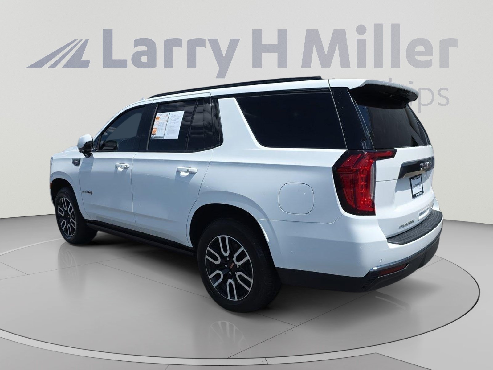 Certified 2021 GMC Yukon AT4 w/ AT4 Premium Plus Package AWD/4WD image 6