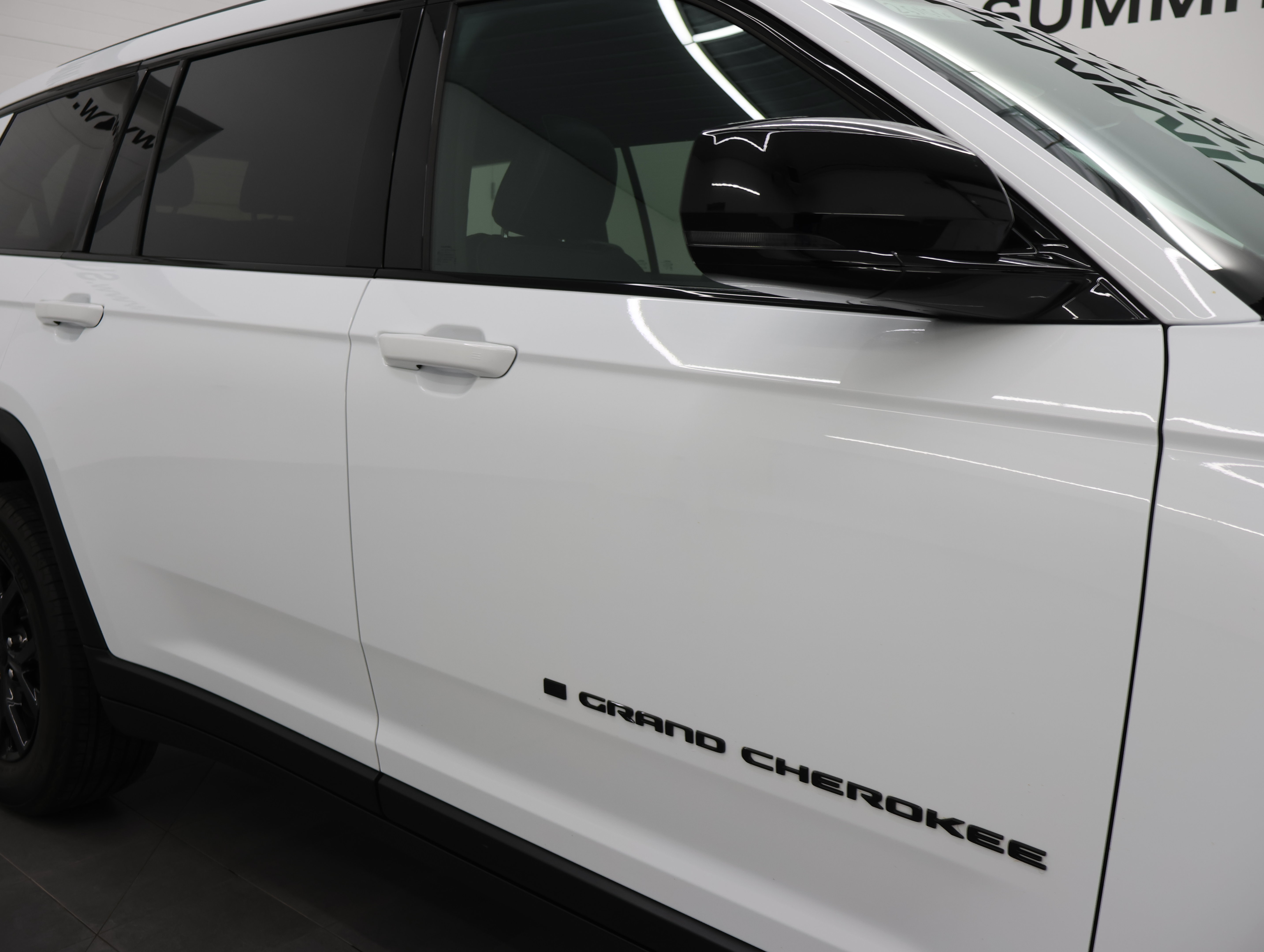 Used 2025 Jeep Grand Cherokee L Altitude AWD/4WD image 25