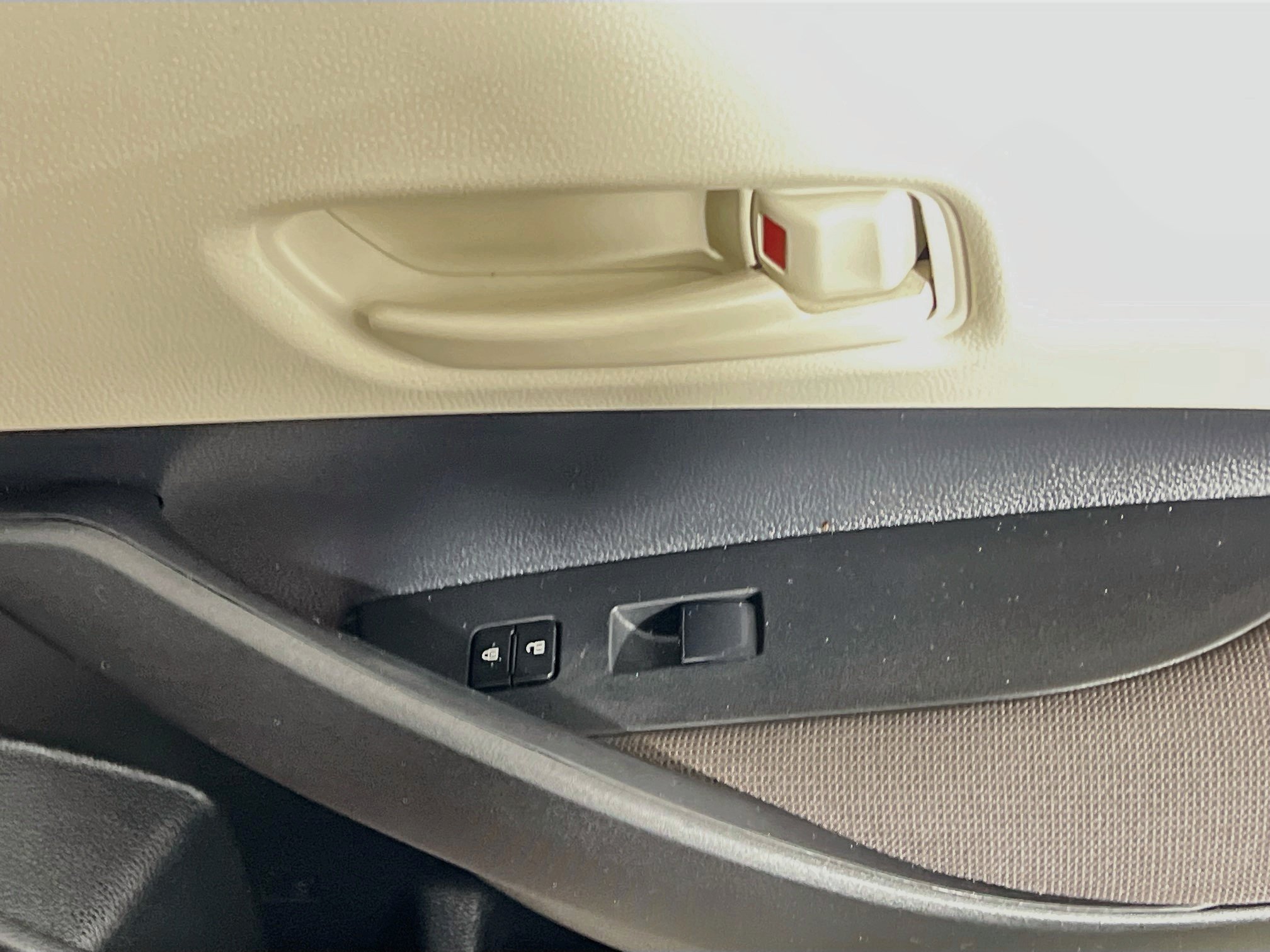 Used 2026 Toyota Corolla LE FWD image 31