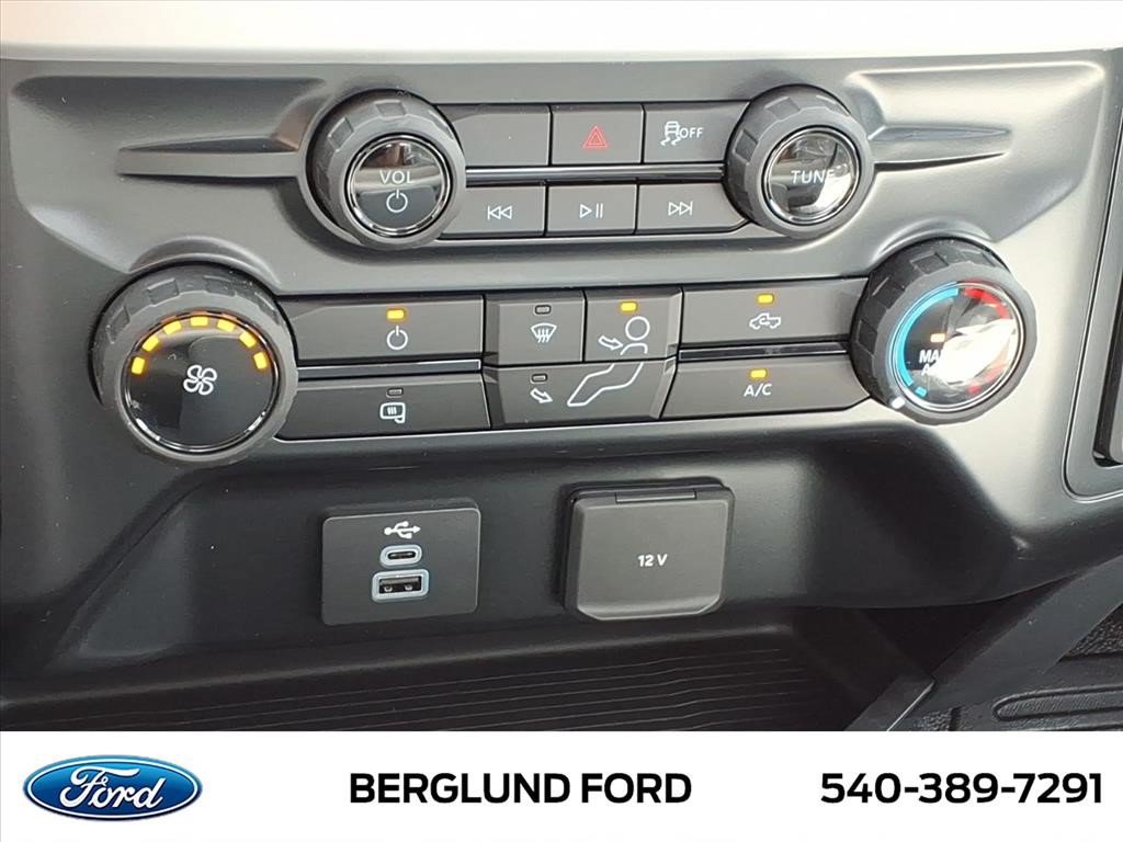 New 2026 Ford F550 4x4 Regular Cab Super Duty image 17
