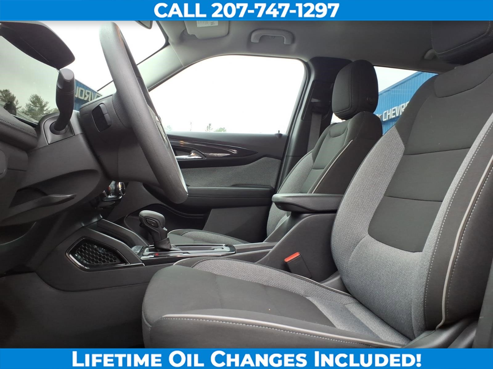 Used 2025 Chevrolet TrailBlazer LT AWD/4WD image 12