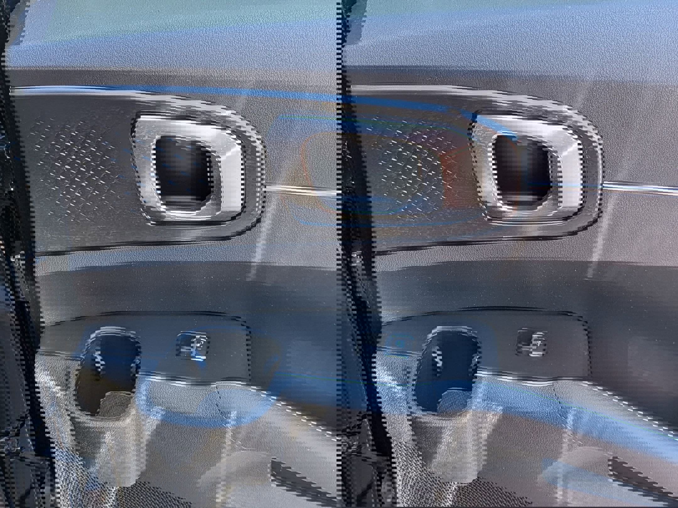 Used 2025 Kia Sorento S FWD image 30