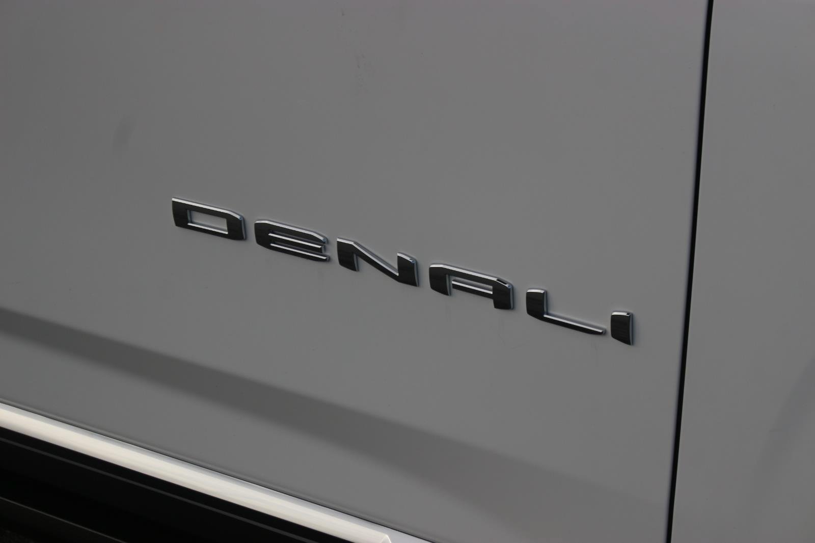New 2026 GMC Yukon XL Denali w/ Sun & Power Step Package AWD/4WD image 10