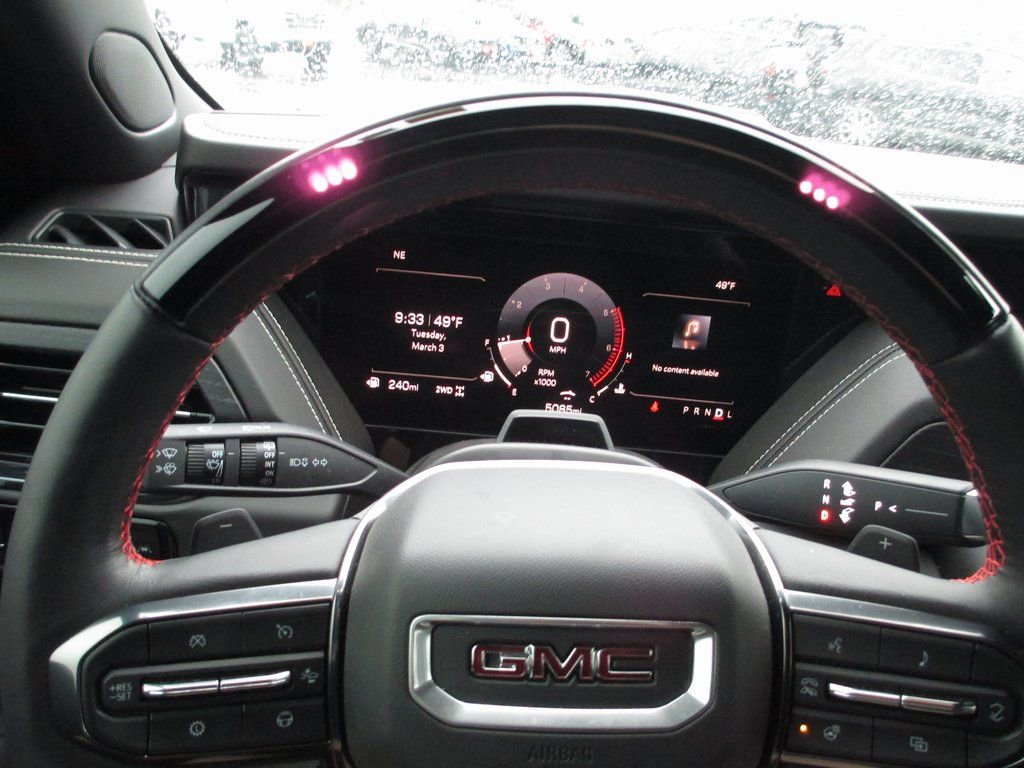 Used 2025 GMC Yukon AT4 Ultimate image 34