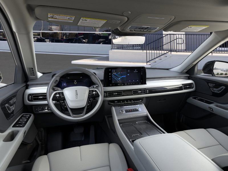 New 2026 Lincoln Aviator AWD w/ Jet Appearance Package image 9