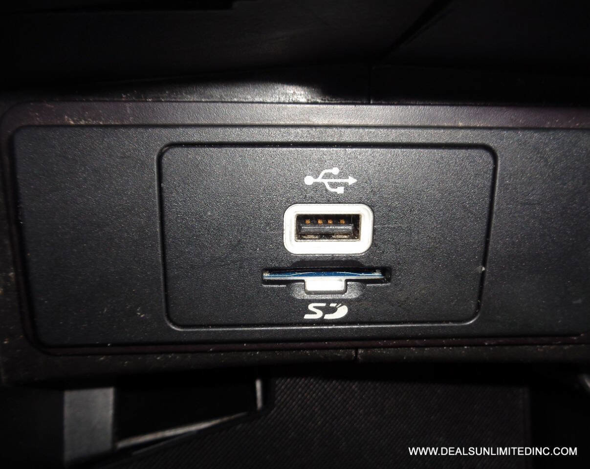 Used 2016 Ford Fusion SE w/ Equipment Group 202A image 14
