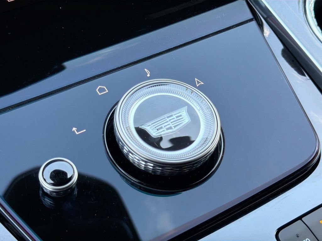 Certified 2026 Cadillac Escalade ESV Luxury RWD image 16