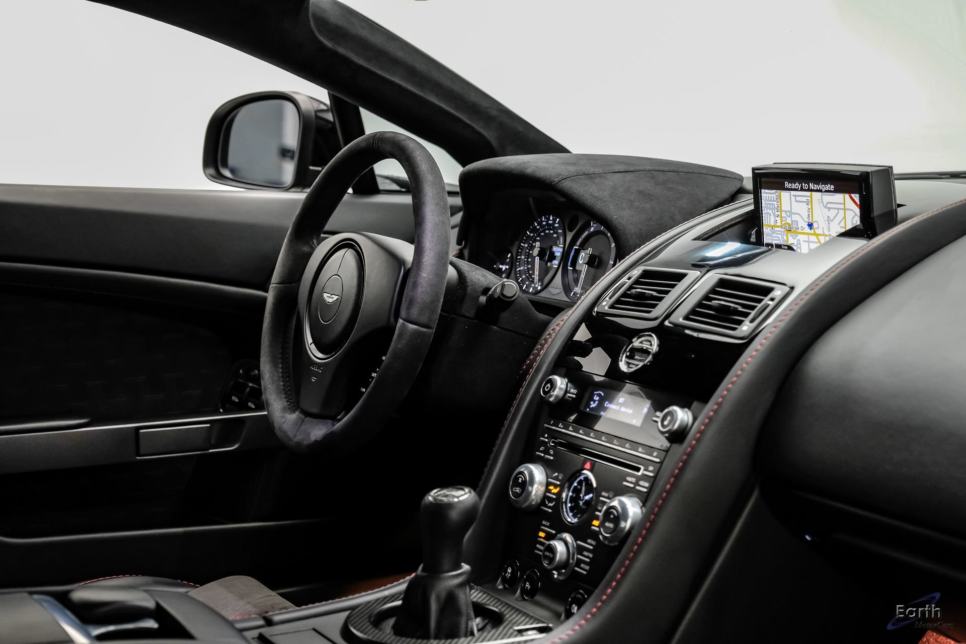 Used 2015 Aston Martin V8 Vantage GT RWD image 51