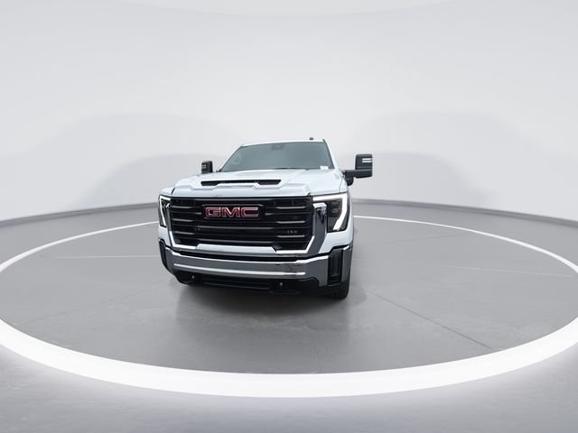 Used 2026 GMC Sierra 2500 Pro w/ Convenience Package AWD/4WD image 3