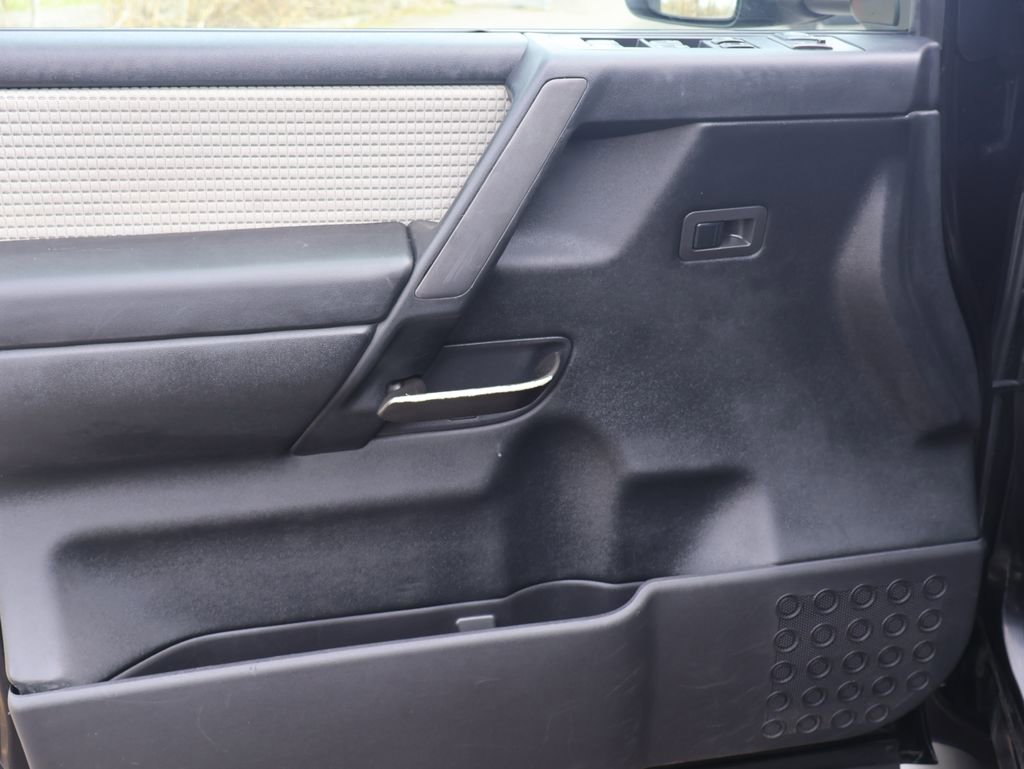 Used 2011 Nissan Titan S image 20