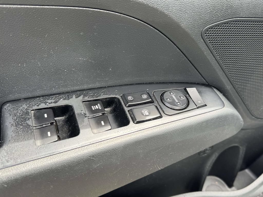 Used 2019 Hyundai Elantra SE w/ Cargo Package FWD image 20