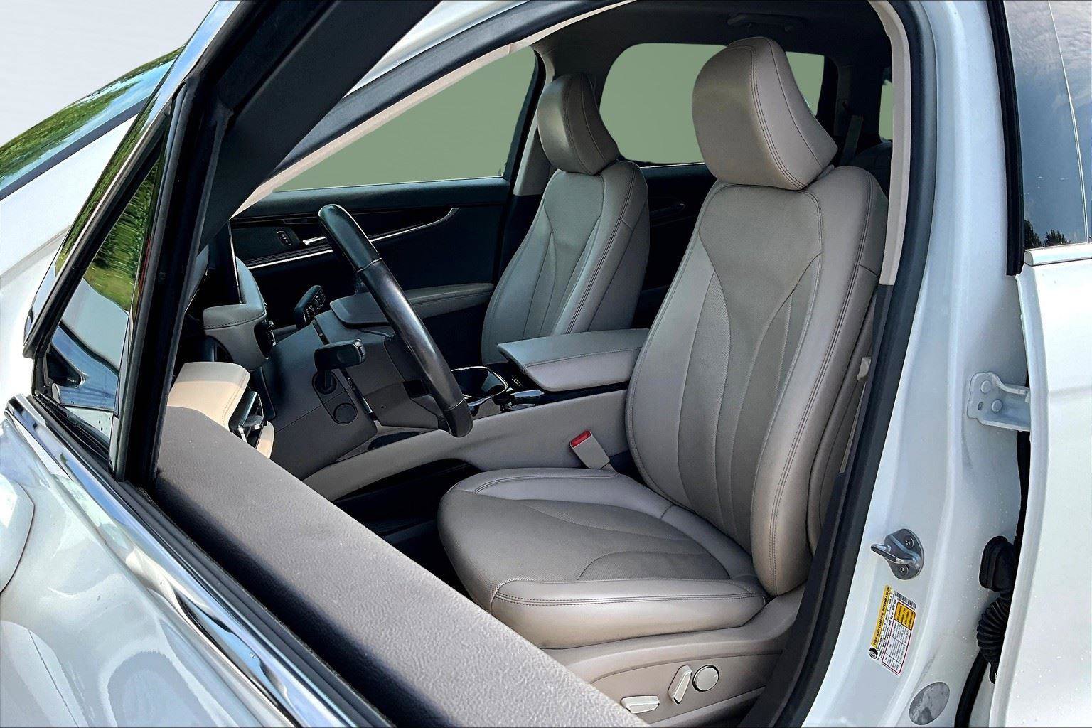 Used 2022 Lincoln Nautilus Reserve image 14