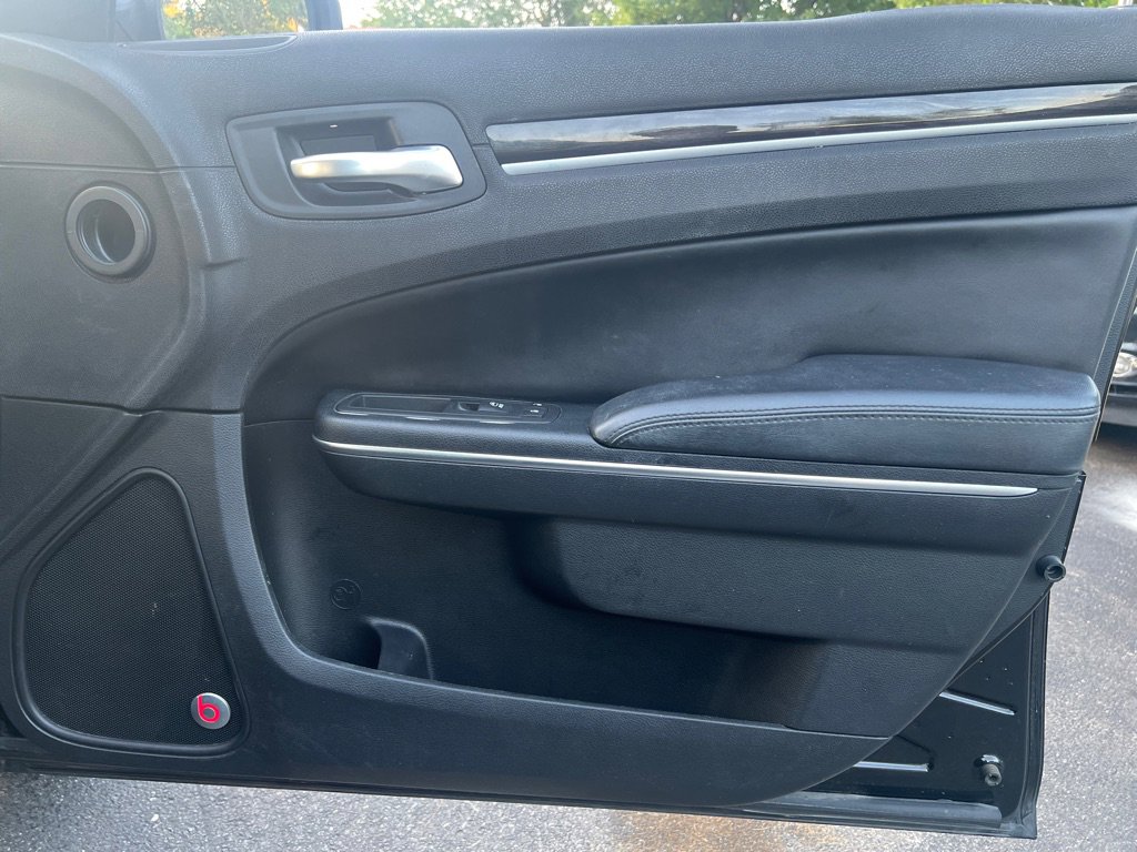 Used 2015 Chrysler 300 Limited w/ 300 Premium Group image 10