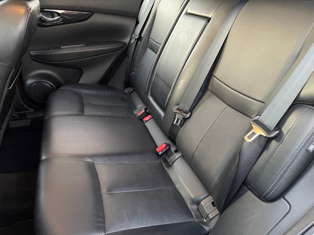 Used 2022 Nissan Rogue Sport SL w/ Premium Package image 12