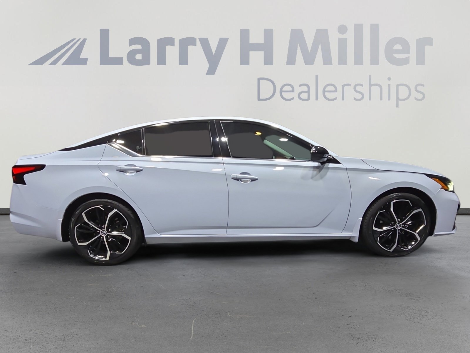 Used 2023 Nissan Altima 2.5 SR image 6