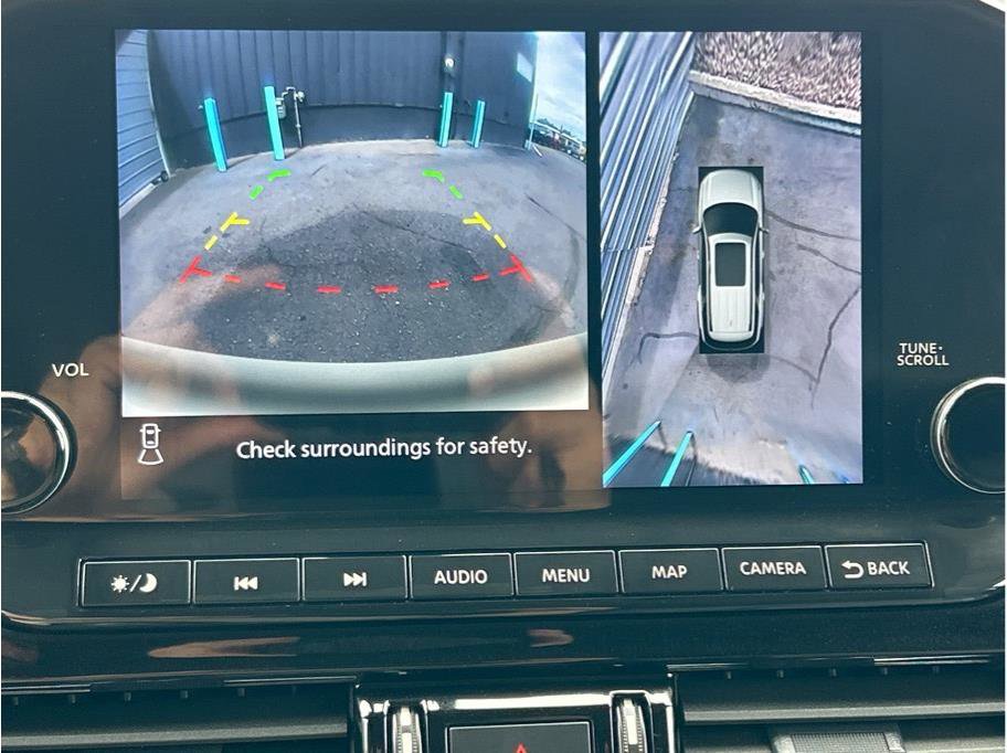 Used 2024 Nissan Pathfinder SL image 18