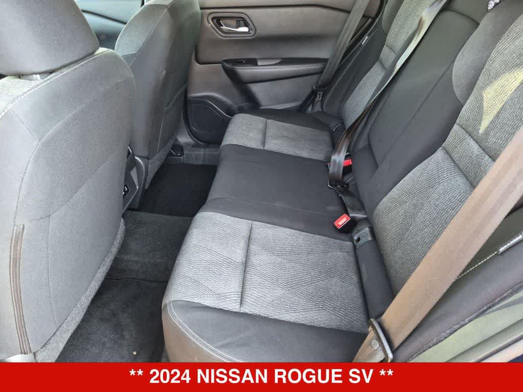 Used 2024 Nissan Rogue SV AWD/4WD image 18