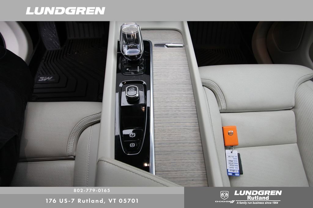 Used 2022 Volvo XC60 B6 Inscription w/ Advanced Package image 28