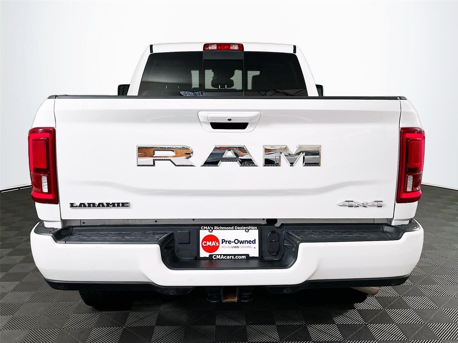 Used 2026 RAM 2500 Laramie AWD/4WD image 7