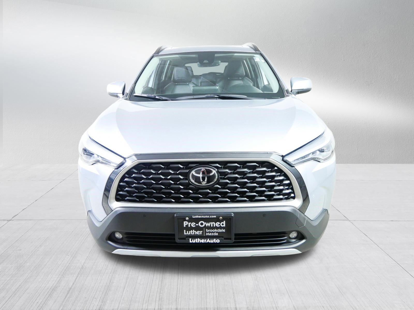 Used 2022 Toyota Corolla Cross XLE w/ Convenience Package video 2