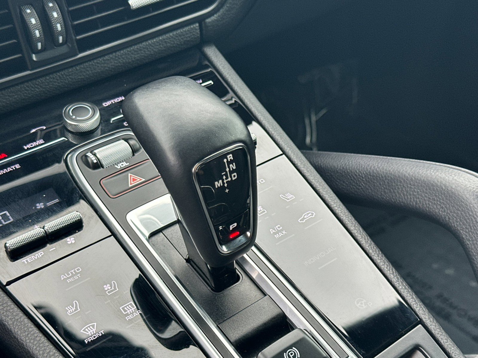 Certified 2023 Porsche Cayenne Coupe image 22