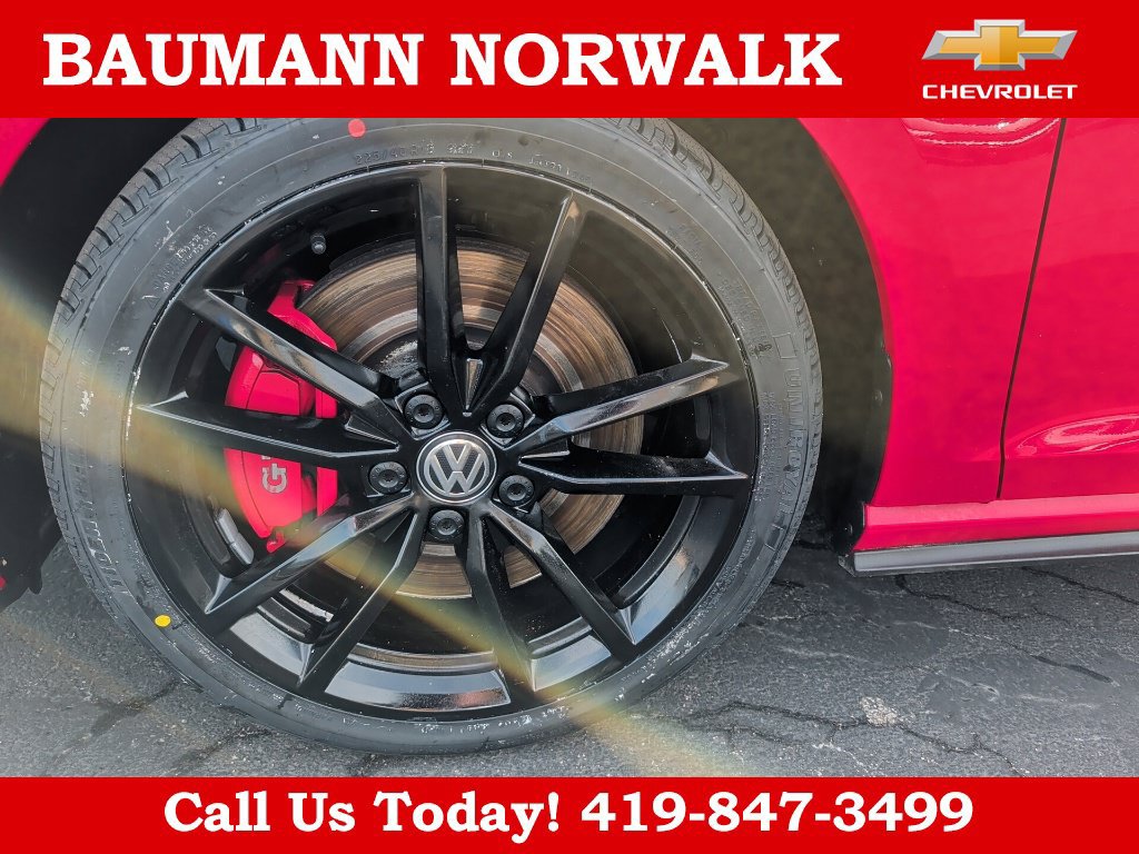 Used 2021 Volkswagen GTI SE FWD image 9