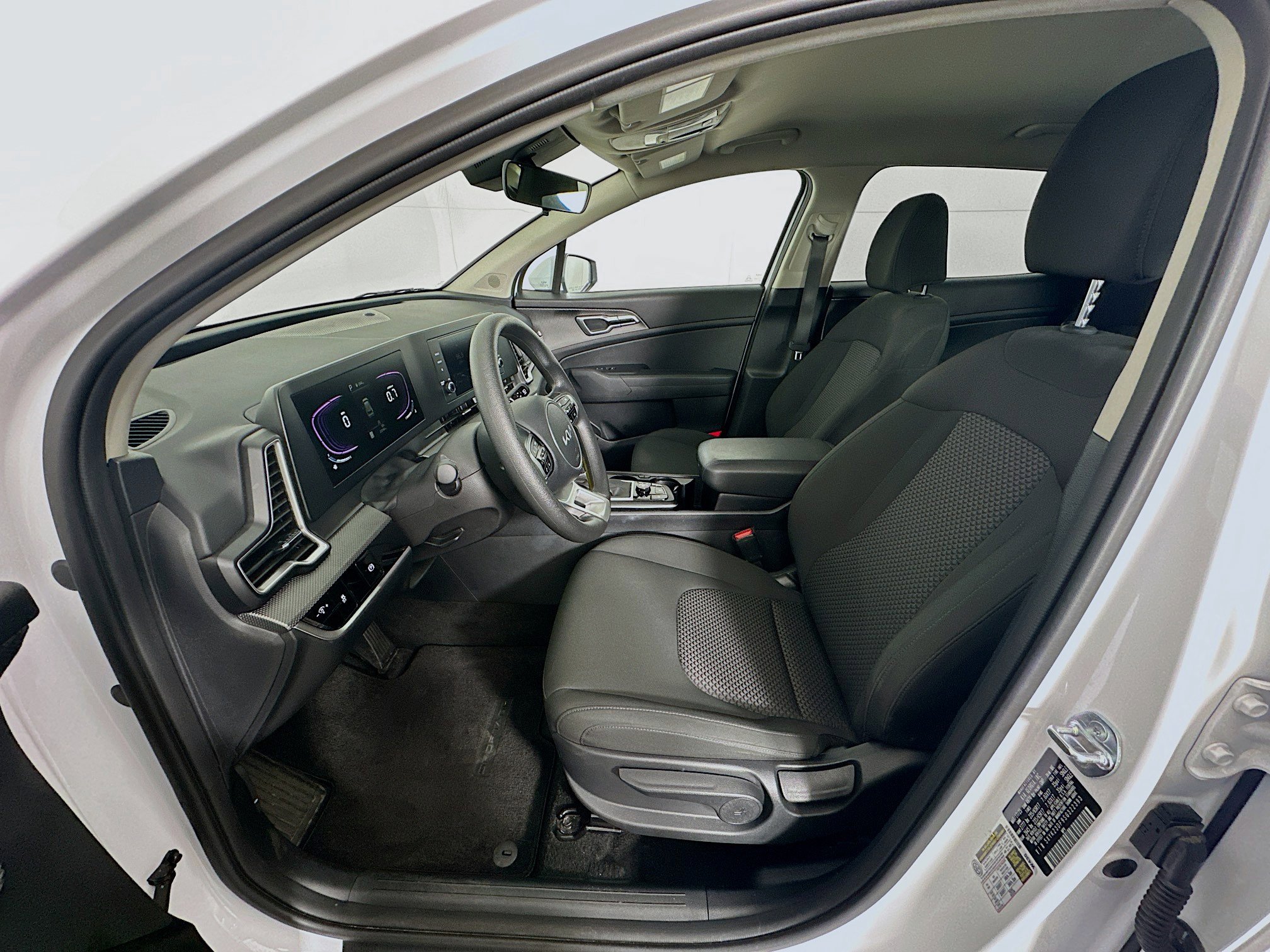 Used 2025 Kia Sportage LX image 13