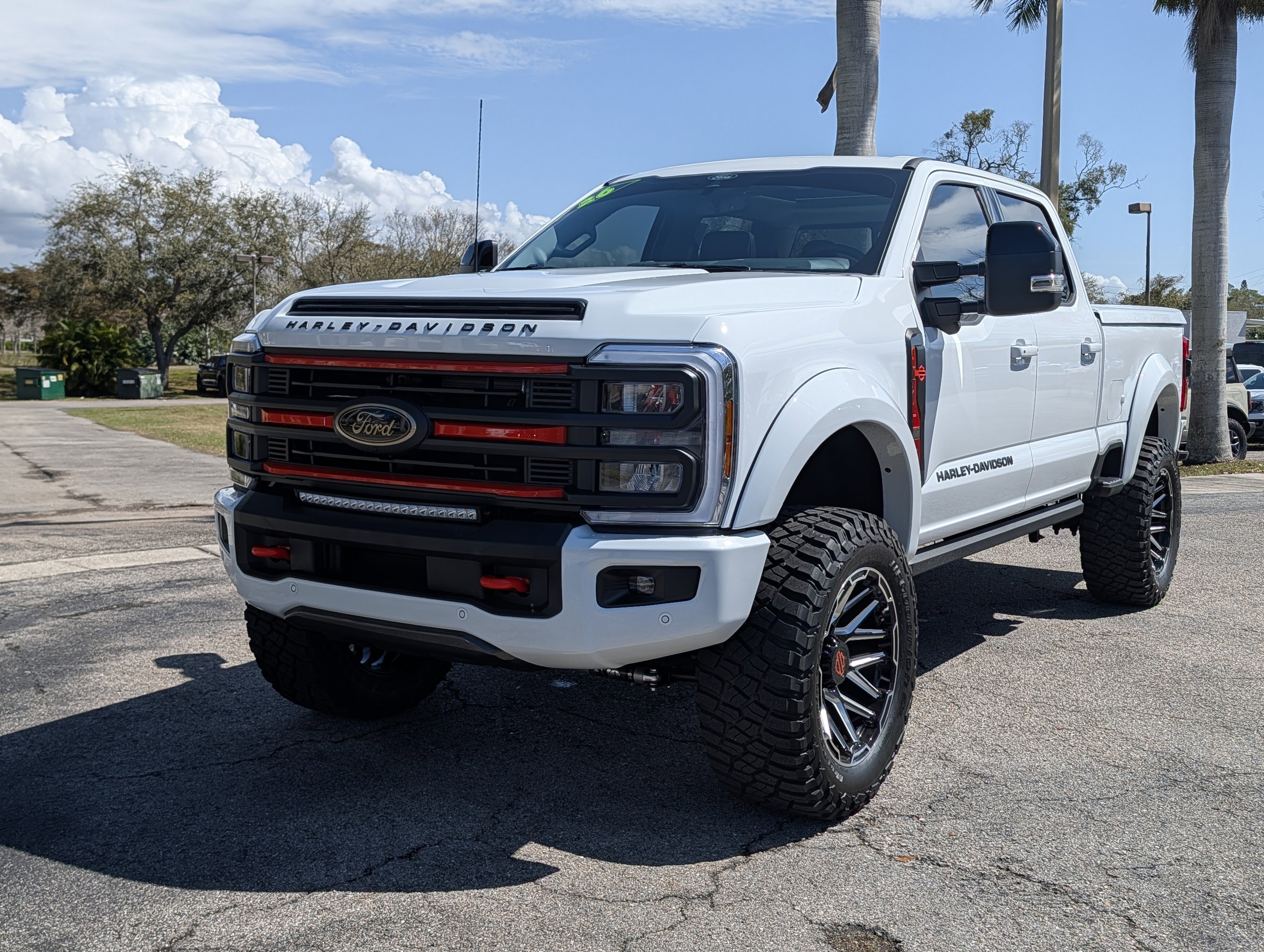 Used 2026 Ford F250 Lariat w/ Black Appearance Package image 7