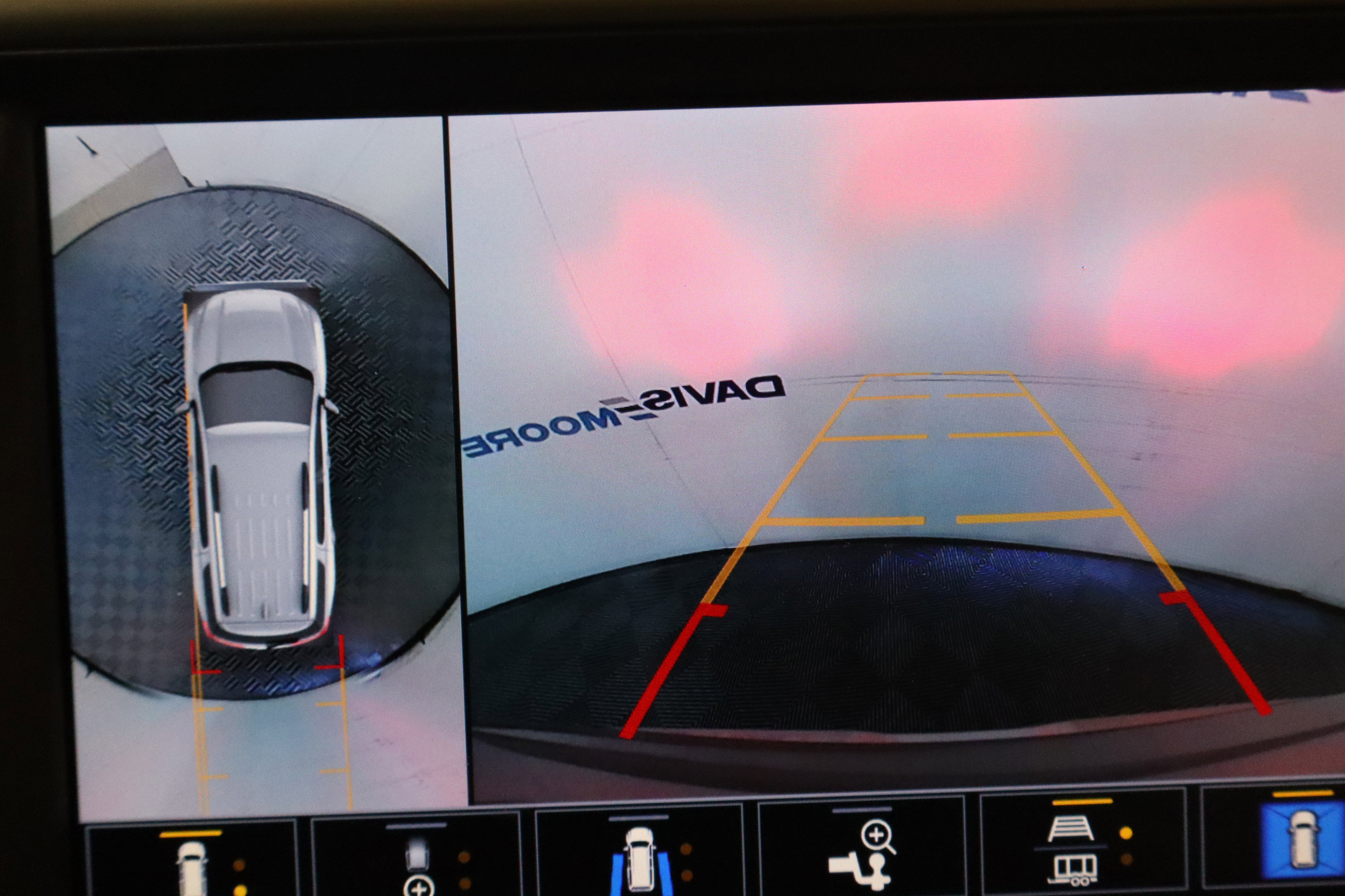 Used 2022 GMC Acadia Denali w/ Denali Ultimate Package image 25