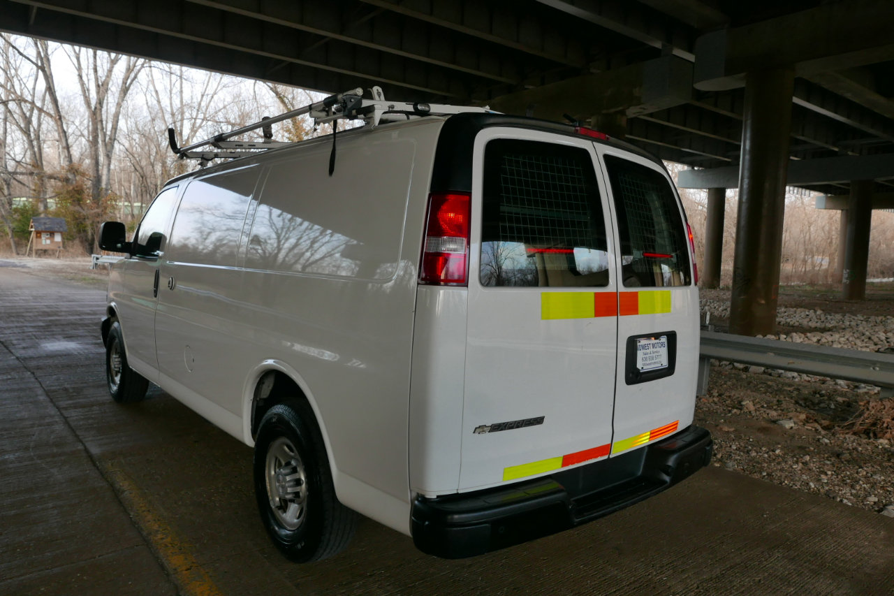 Used 2018 Chevrolet Express 2500 w/ Driver Convenience Package image 32