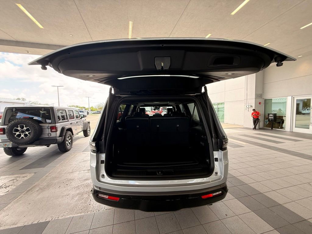 New 2026 Jeep Grand Wagoneer L Limited AWD/4WD image 45