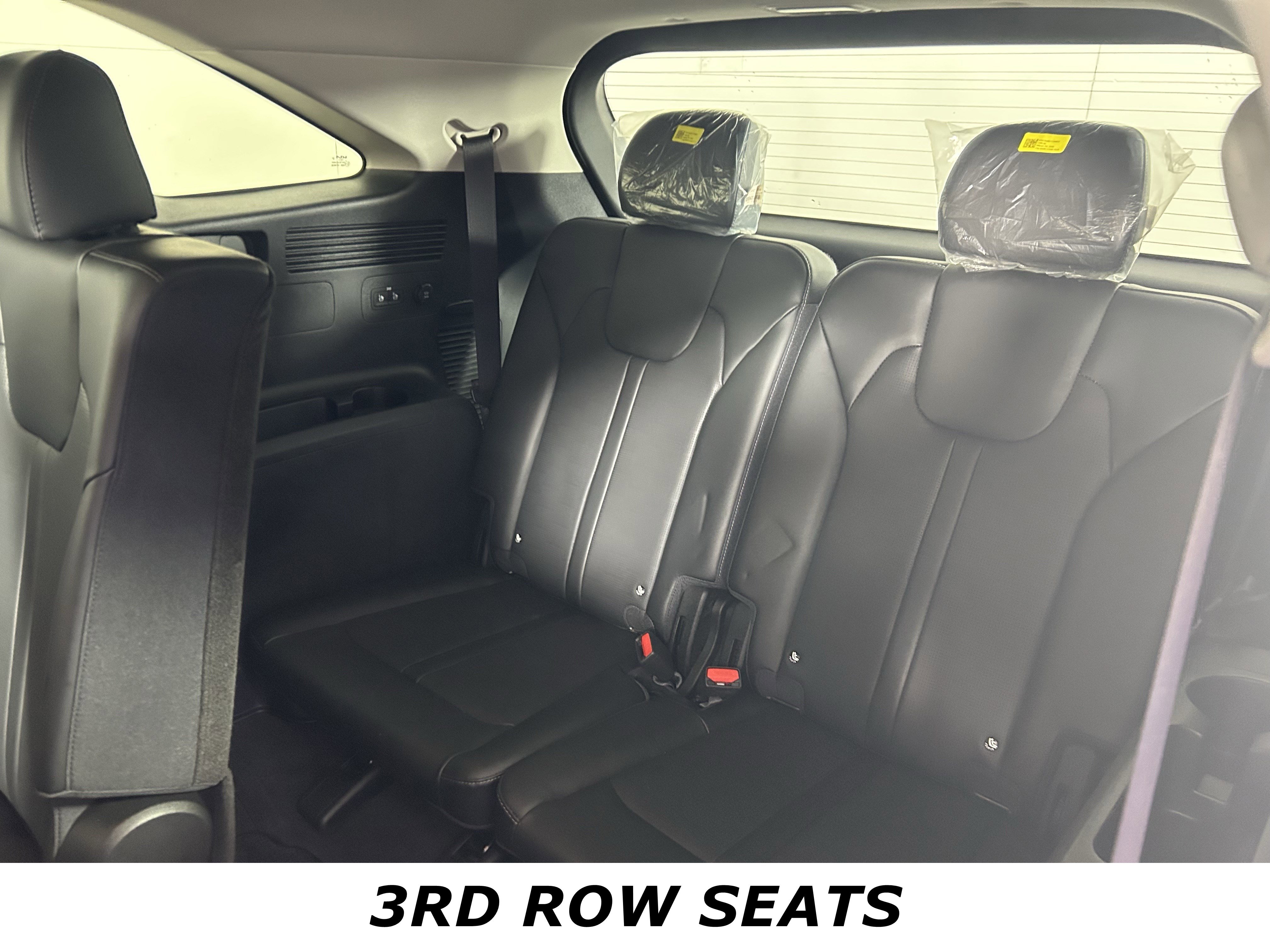 Used 2025 Kia Sorento S image 11