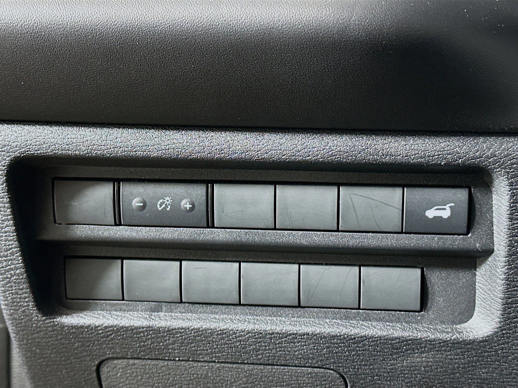 Used 2025 Mitsubishi Outlander SE image 17