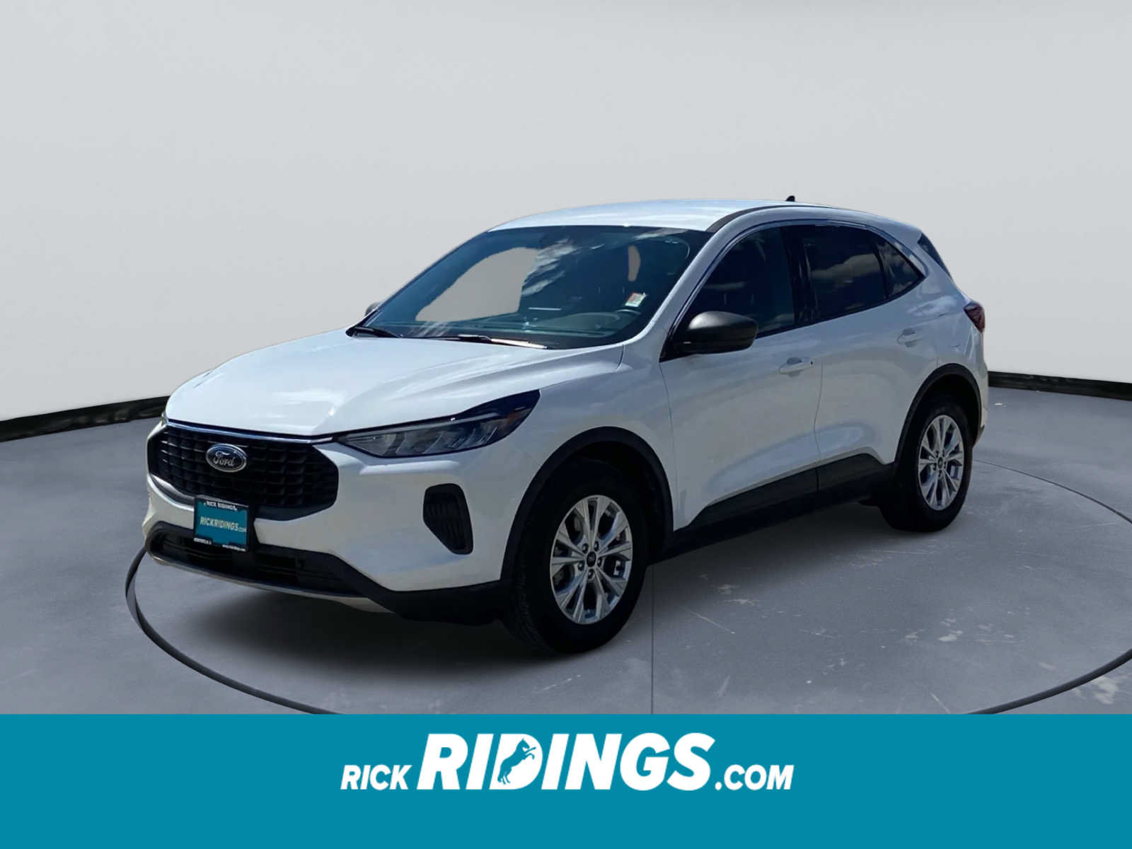 Used 2024 Ford Escape Active w/ Cold Weather Package FWD image 1