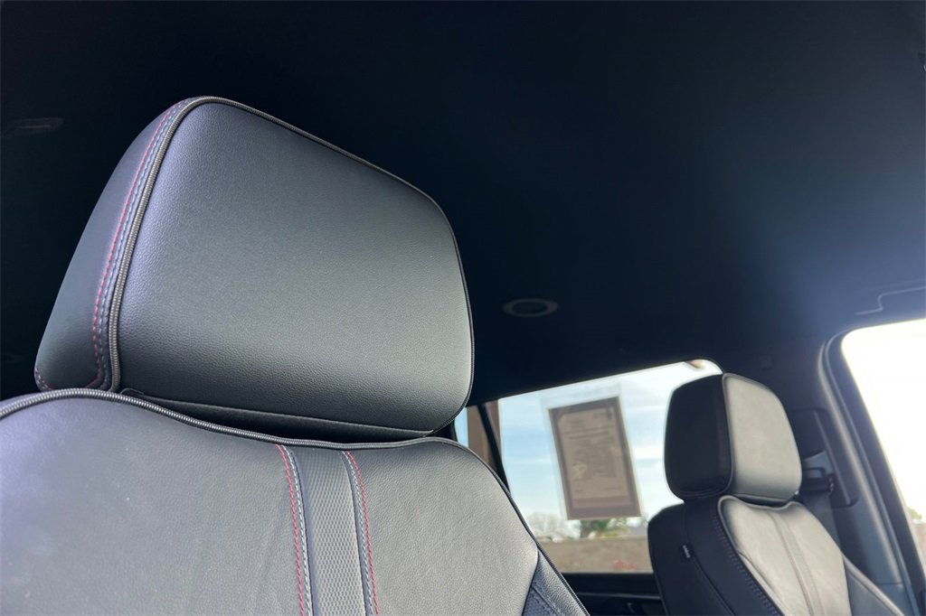 Used 2025 Chevrolet Suburban RST image 26