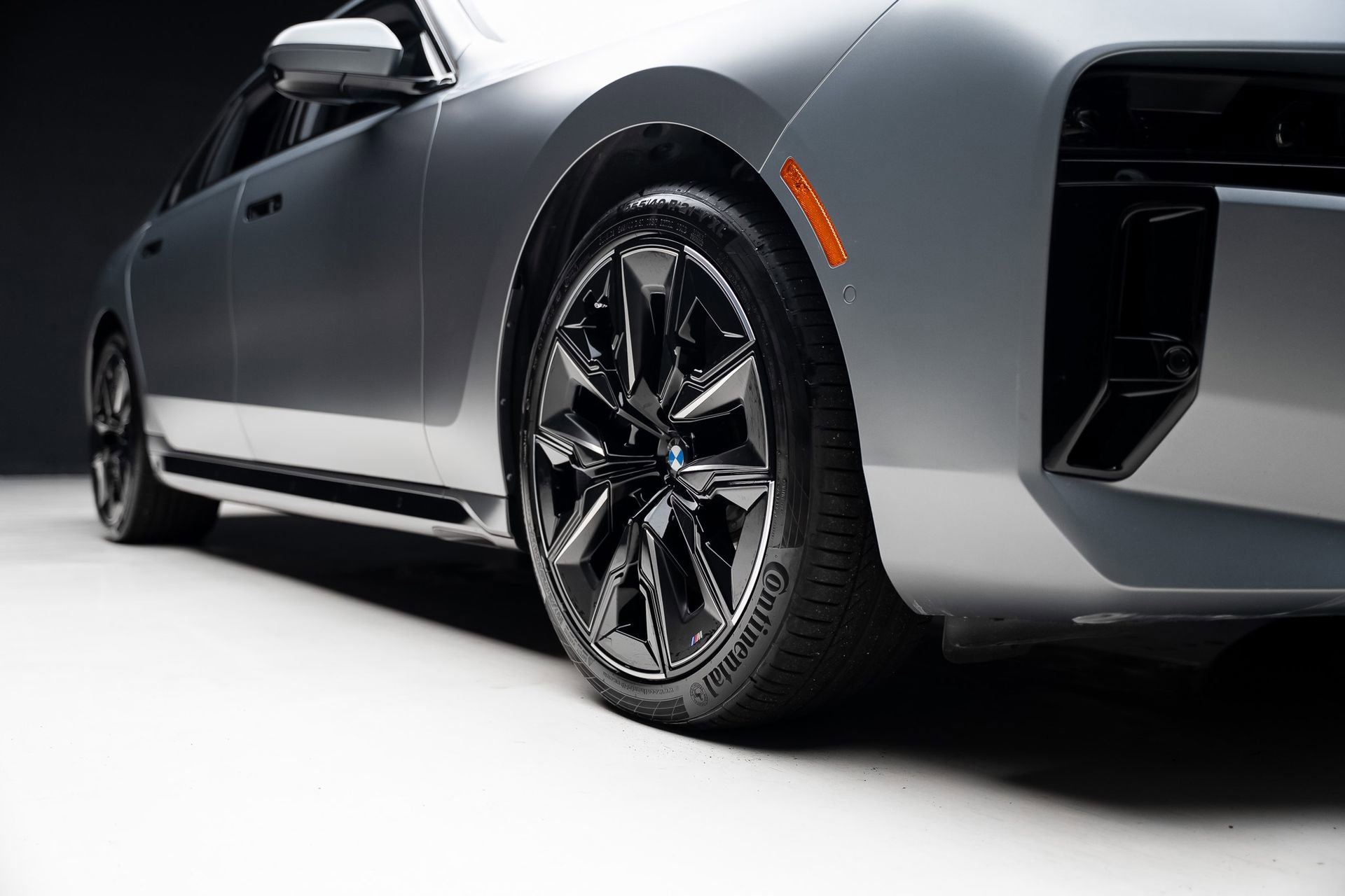 Used 2023 BMW 760i xDrive w/ Executive Package image 80