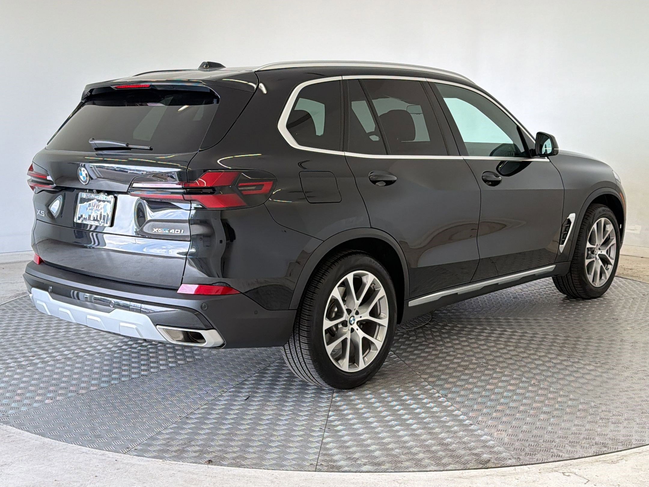 Used 2026 BMW X5 xDrive40i w/ Executive Package image 9