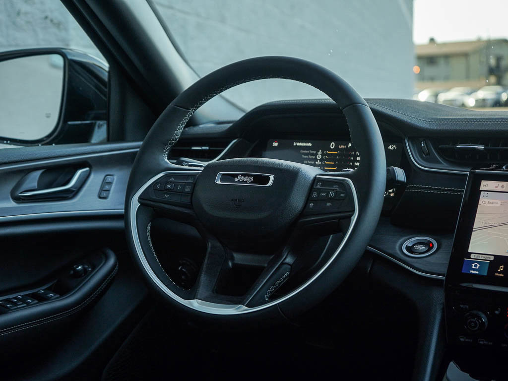 New 2025 Jeep Grand Cherokee Limited image 15