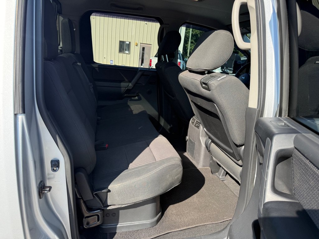 Used 2012 Nissan Titan SV w/ SV Premium Utility Pkg AWD/4WD image 15