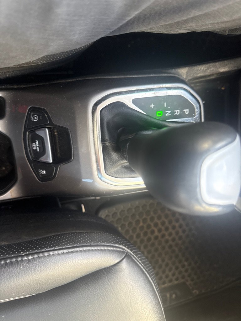 Used 2022 Jeep Renegade Limited w/ Sun, Sound & Wheels Group image 23