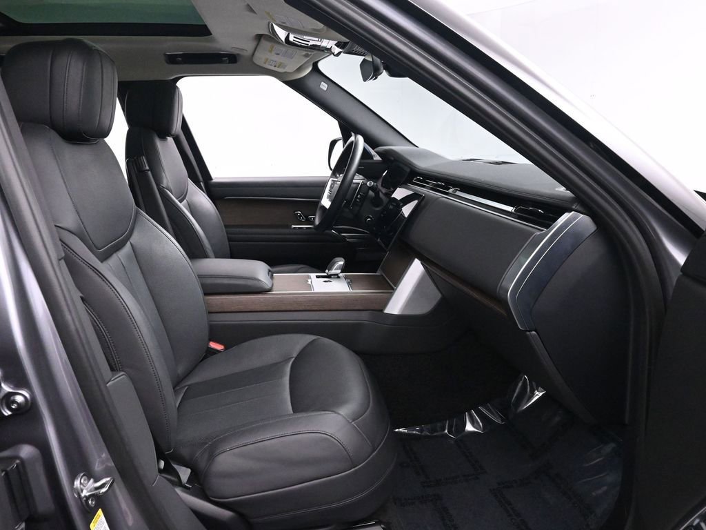 Used 2024 Land Rover Range Rover SE image 26