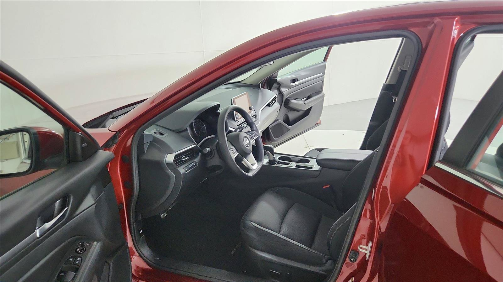 Used 2022 Nissan Altima 2.5 SV FWD image 9