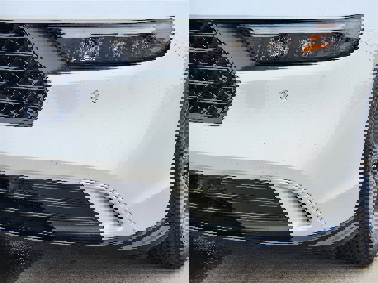 Used 2024 Honda Accord EX-L image 9