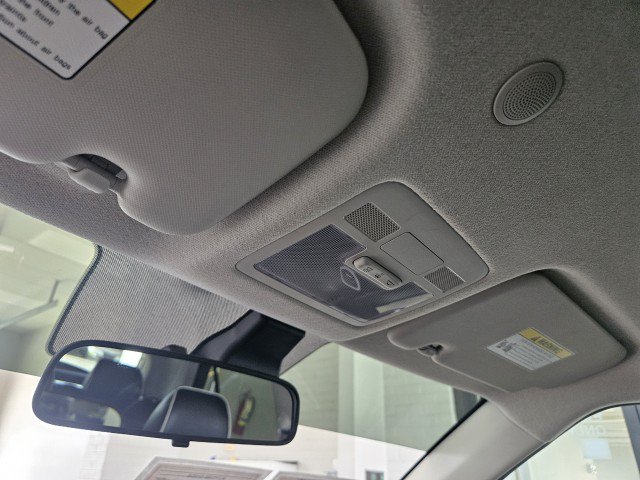 Used 2026 Hyundai Venue SEL FWD image 22
